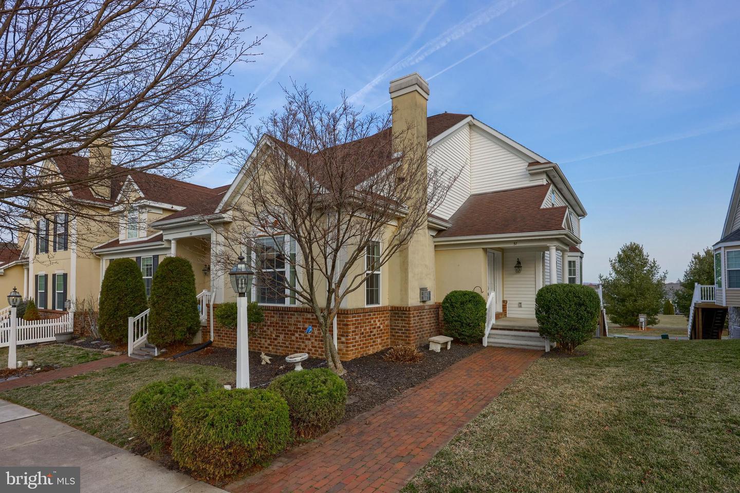 Breeze Way, Lancaster, PA 17602