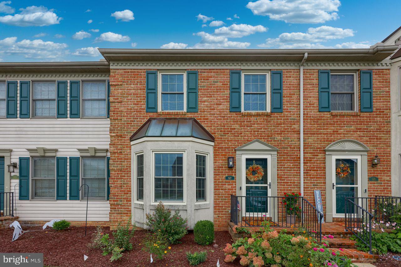 Cobblestone Ln, Lancaster, PA 17601