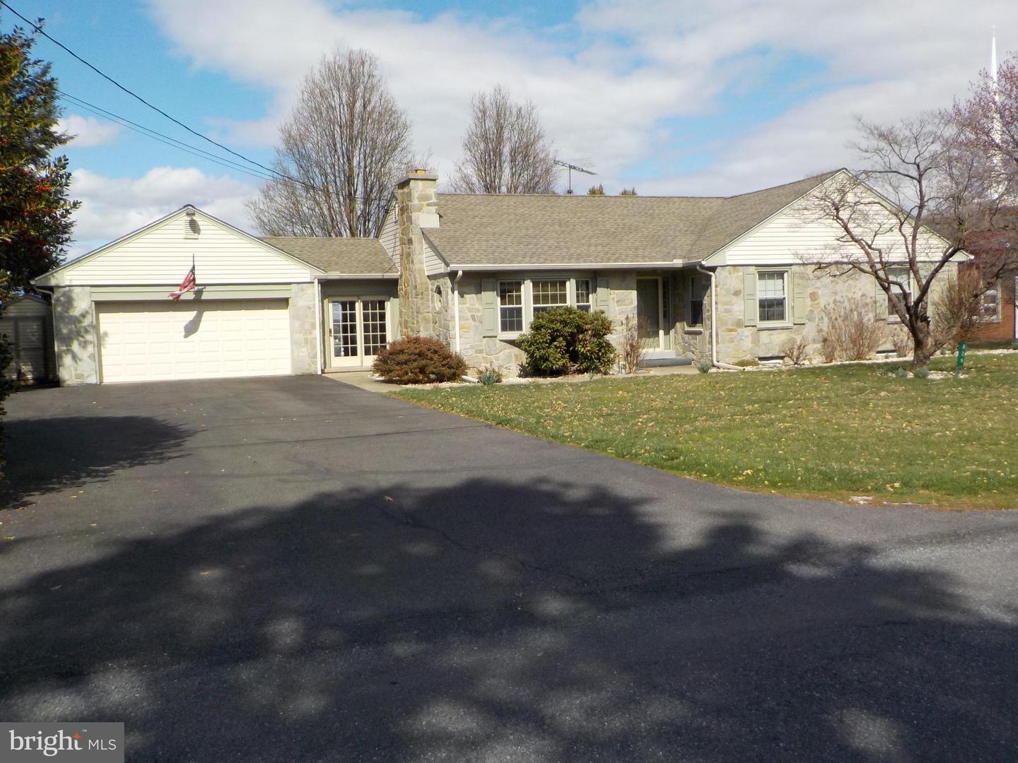 Bruce Ave, Mount Joy, PA 17552