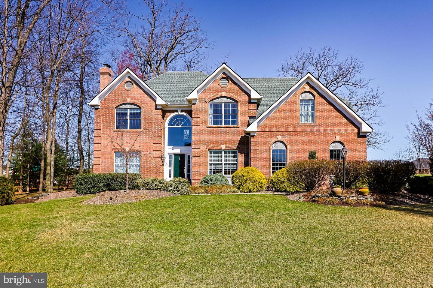 Elmhurst Dr, Schnecksville, PA 18078