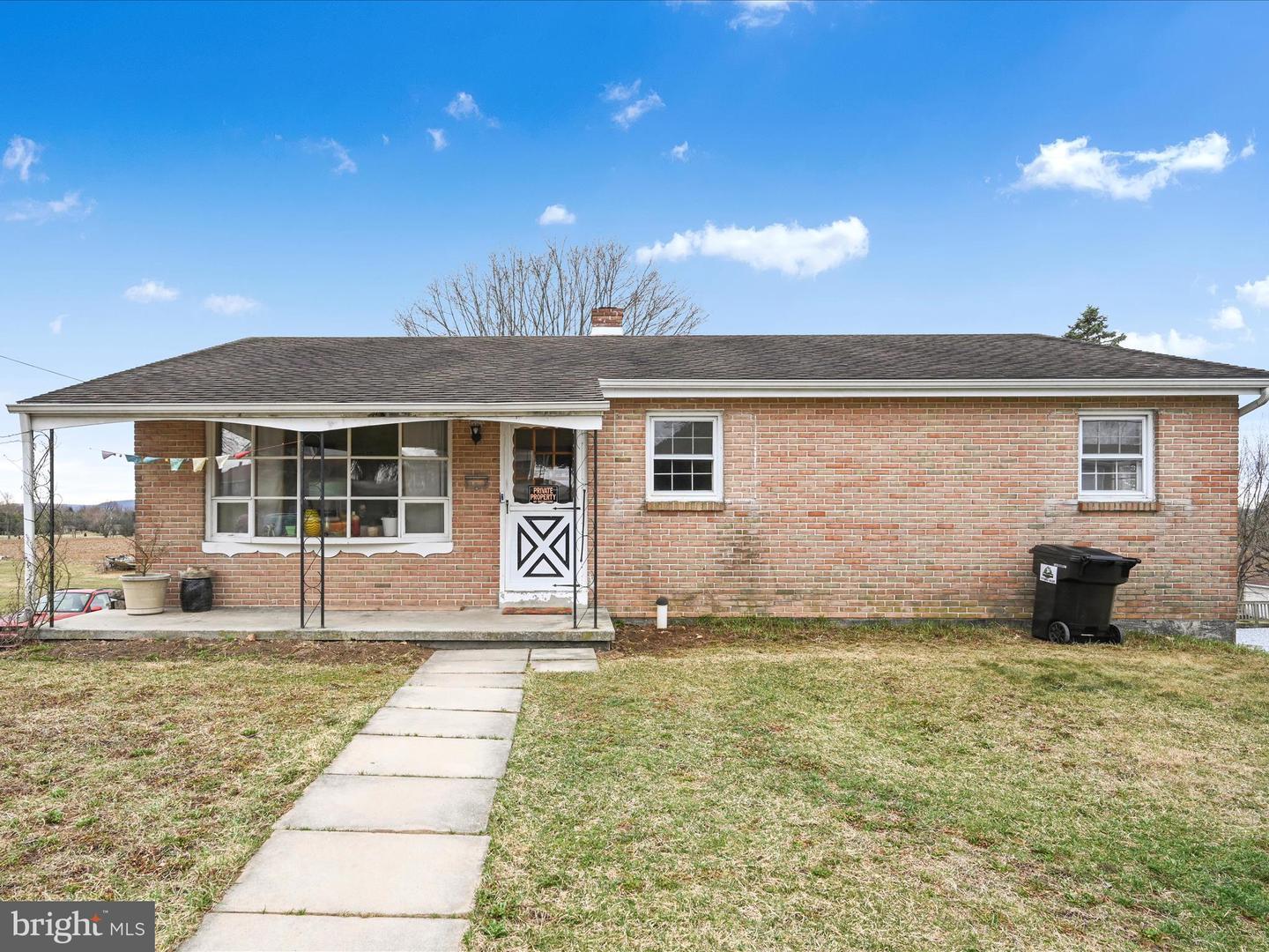 Richard Dr, Lebanon, PA 17046