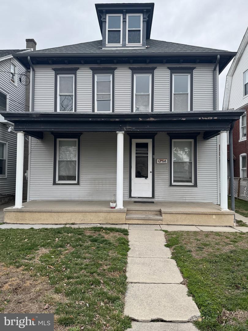 Maple St, Lebanon, PA 17046