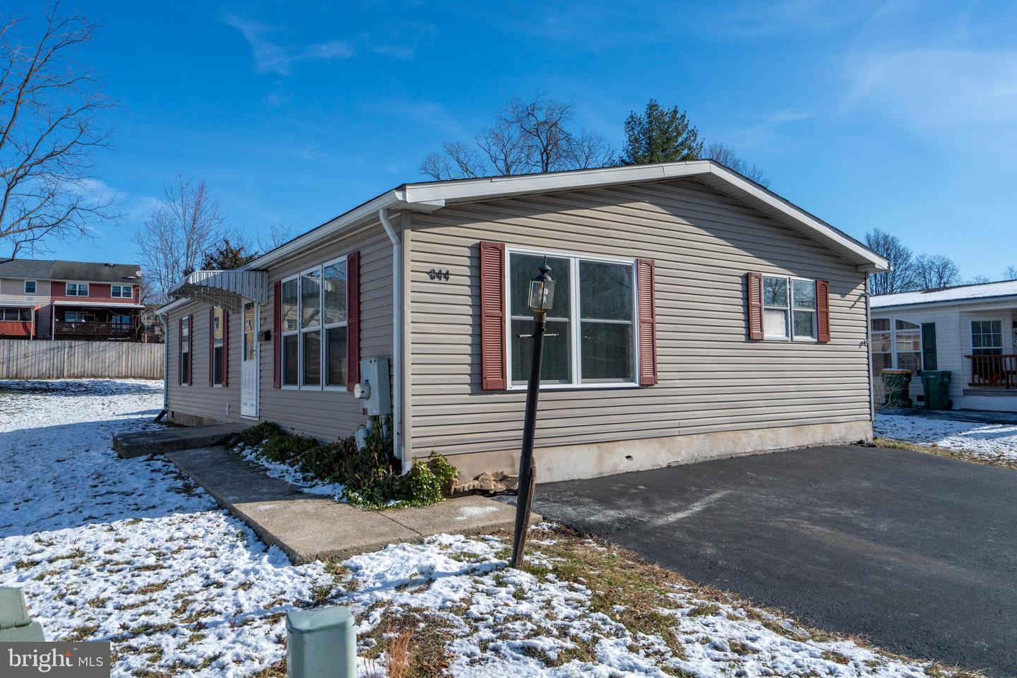 Apple St, Red Hill, PA 18076