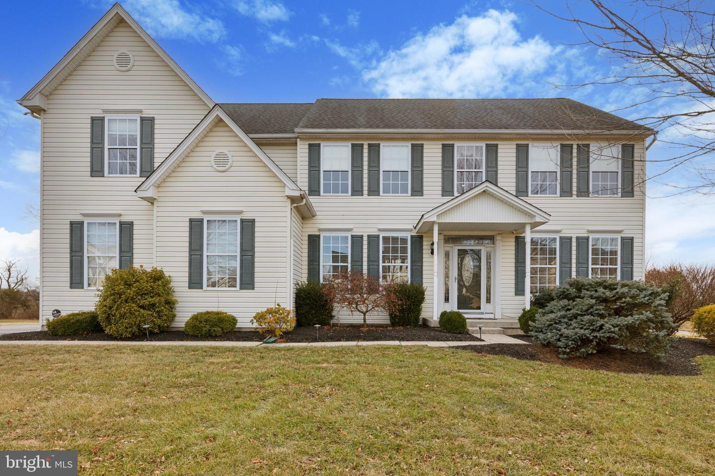 Bradford Dr, Schwenksville, PA 19473