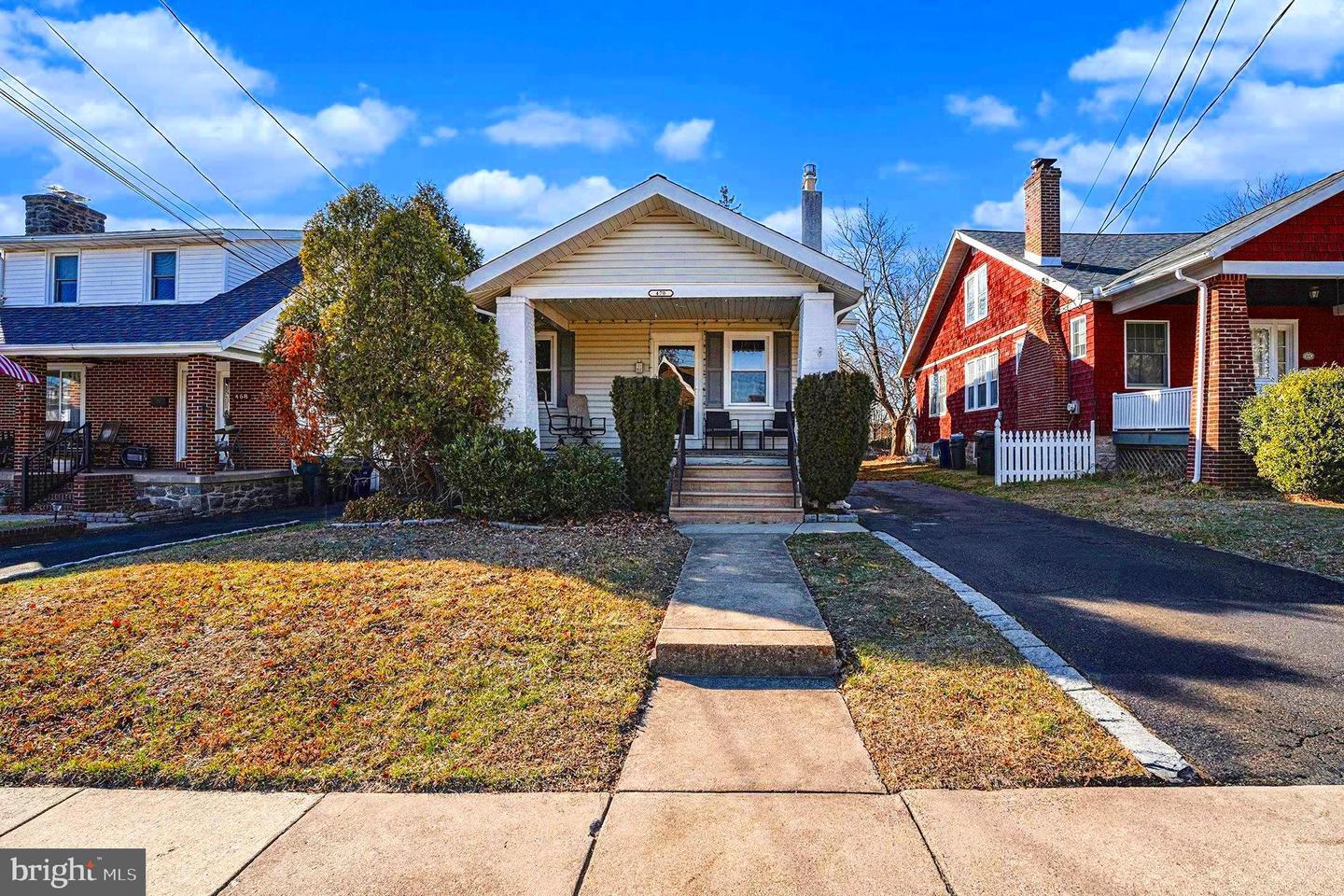 Roslyn Ave, Glenside, PA 19038