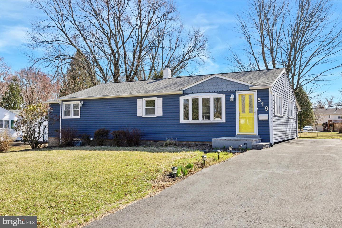 Sherwood Ln, Hatboro, PA 19040