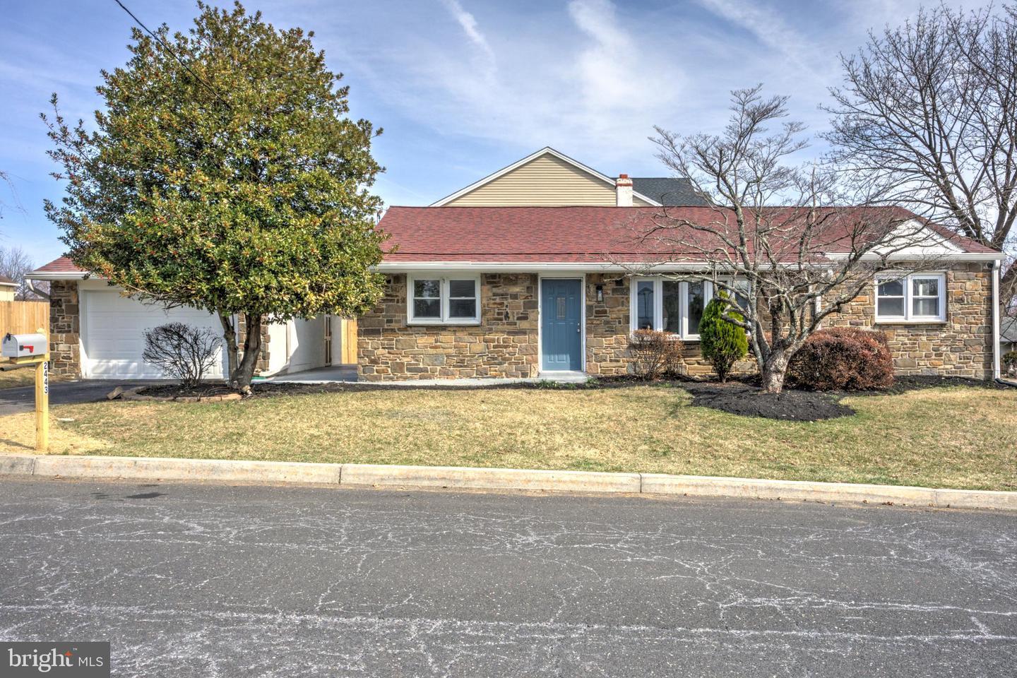 Lamott Ave, Willow Grove, PA 19090