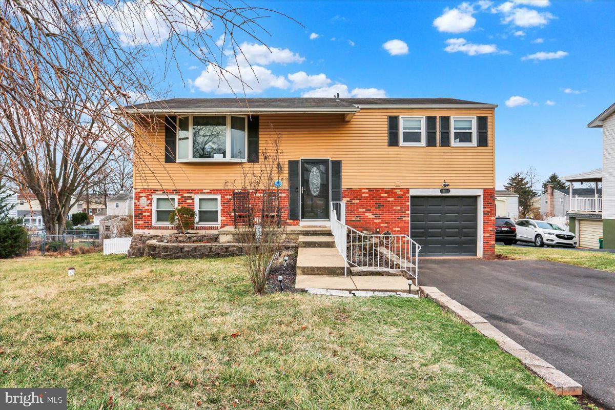 Lakeview Ter, Pennsburg, PA 18073
