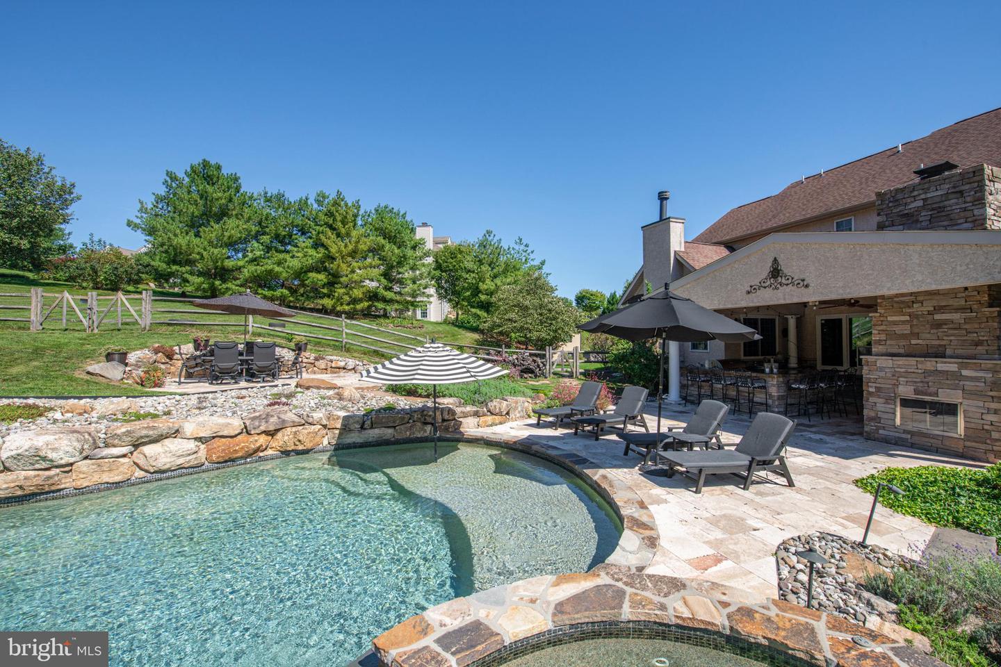 Renoir Ln, Schwenksville, PA 19473