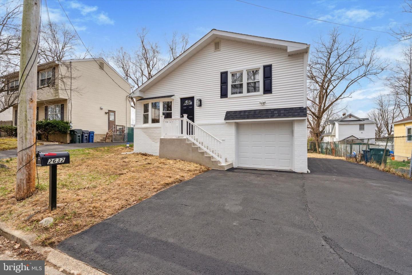 Lamott Ave, Willow Grove, PA 19090