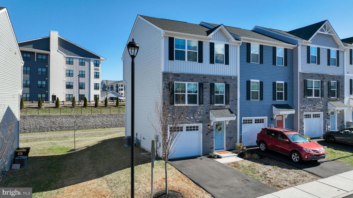 Nelson Ln, Pottstown, PA 19464
