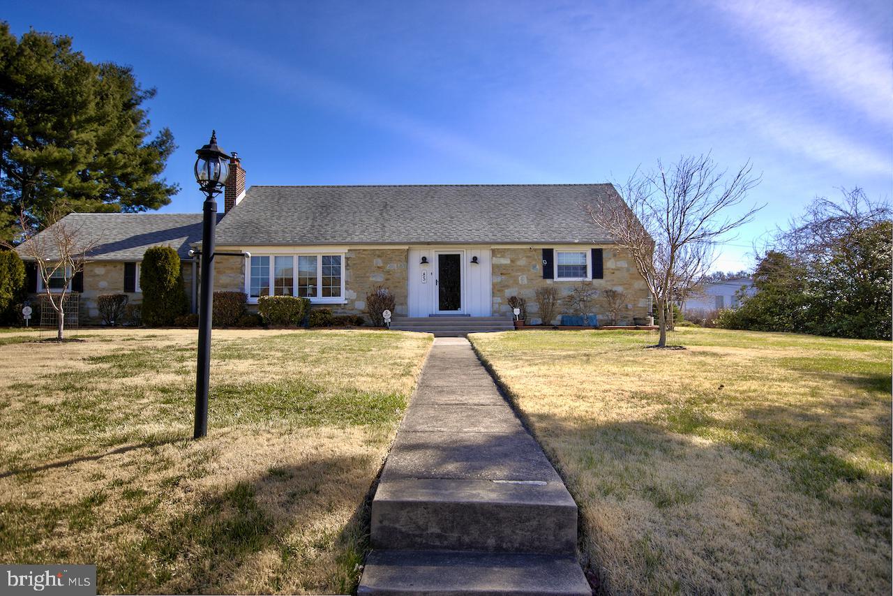 Radburn Rd, Huntingdon Valley, PA 19006