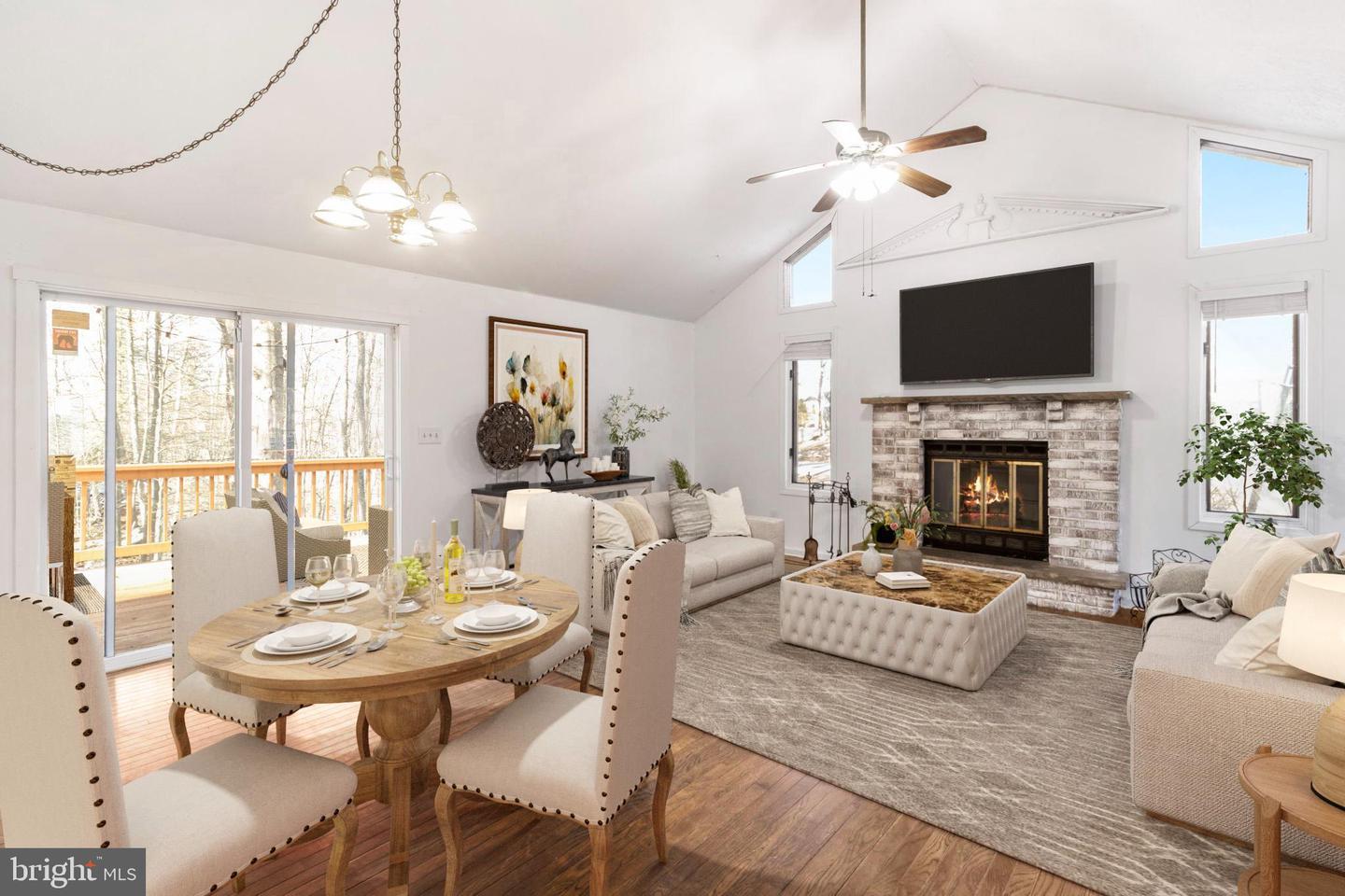 Fairmount Way, Tobyhanna, PA 18466