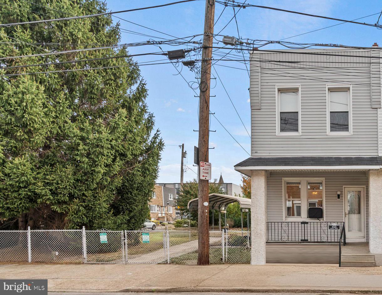Miller St, Philadelphia, PA 19137
