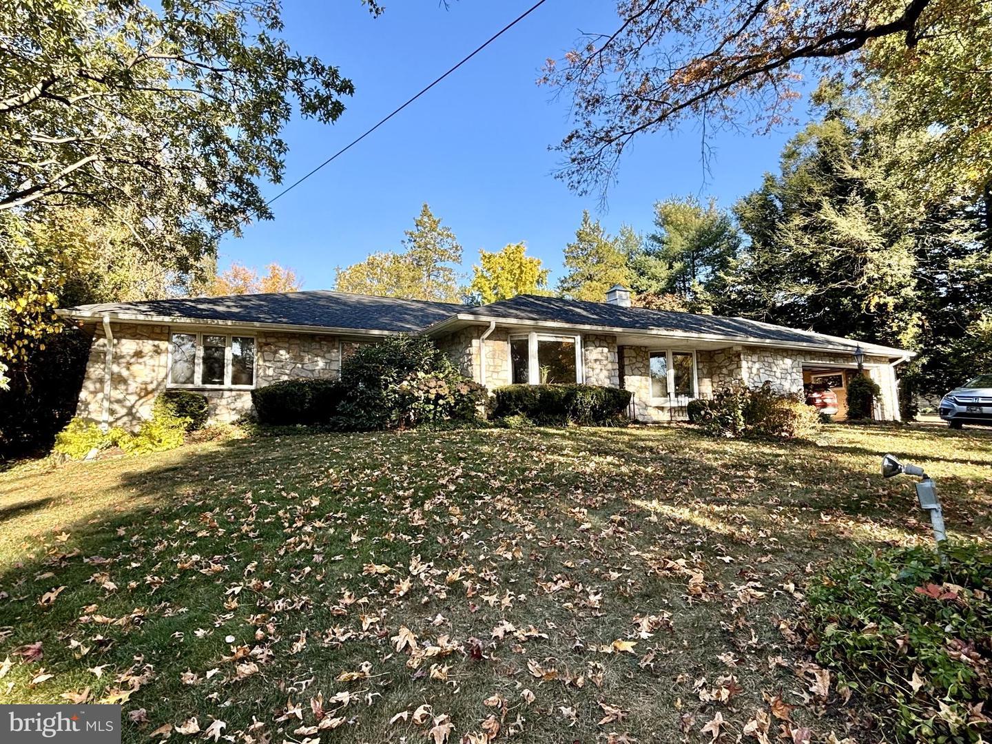 Crefeld St, Philadelphia, PA 19118