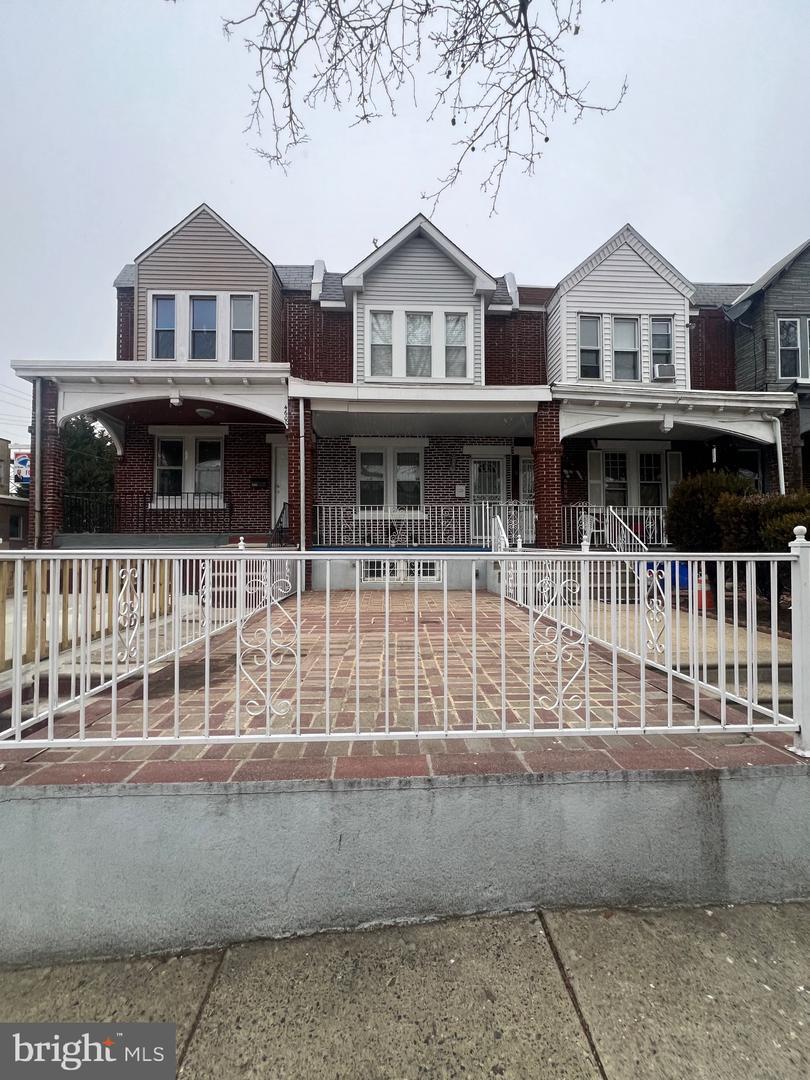 Ella St, Philadelphia, PA 19120