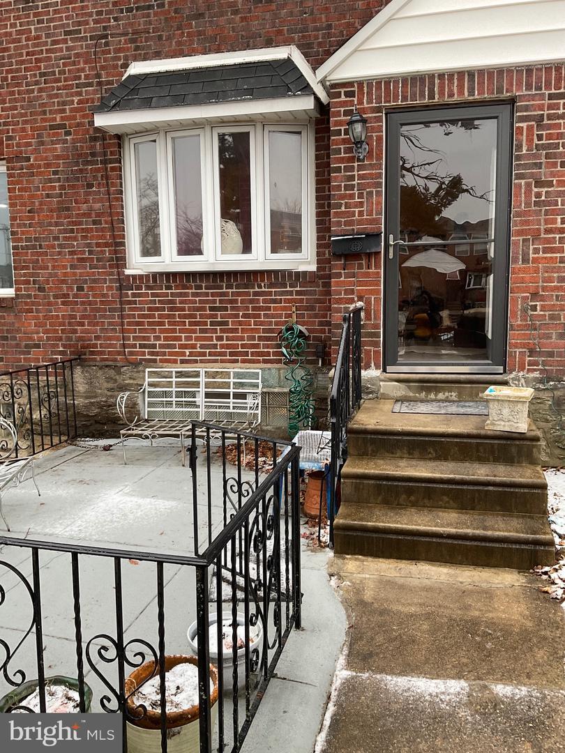 Forrest Ave, Philadelphia, PA 19150