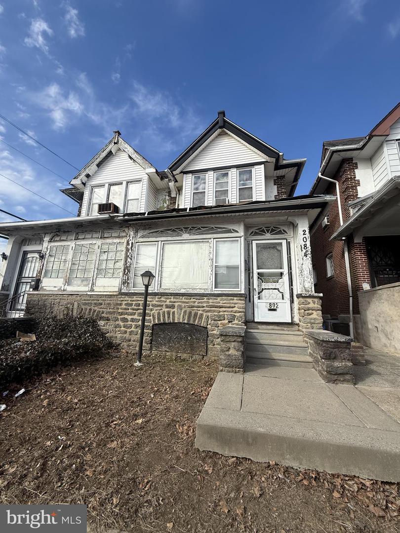 N 10th St, Philadelphia, PA 19141