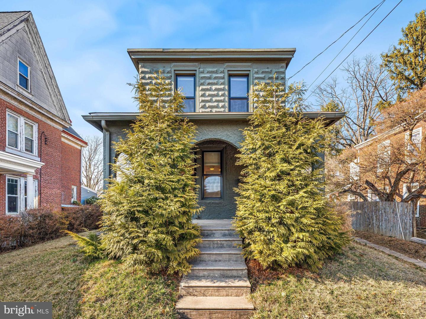 Dupont St, Philadelphia, PA 19128