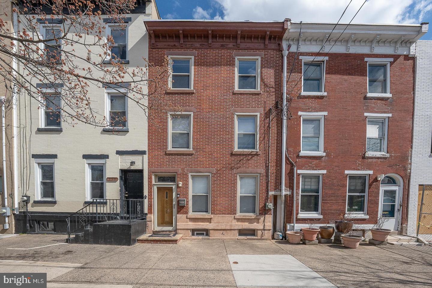 Corinthian Ave, Philadelphia, PA 19130