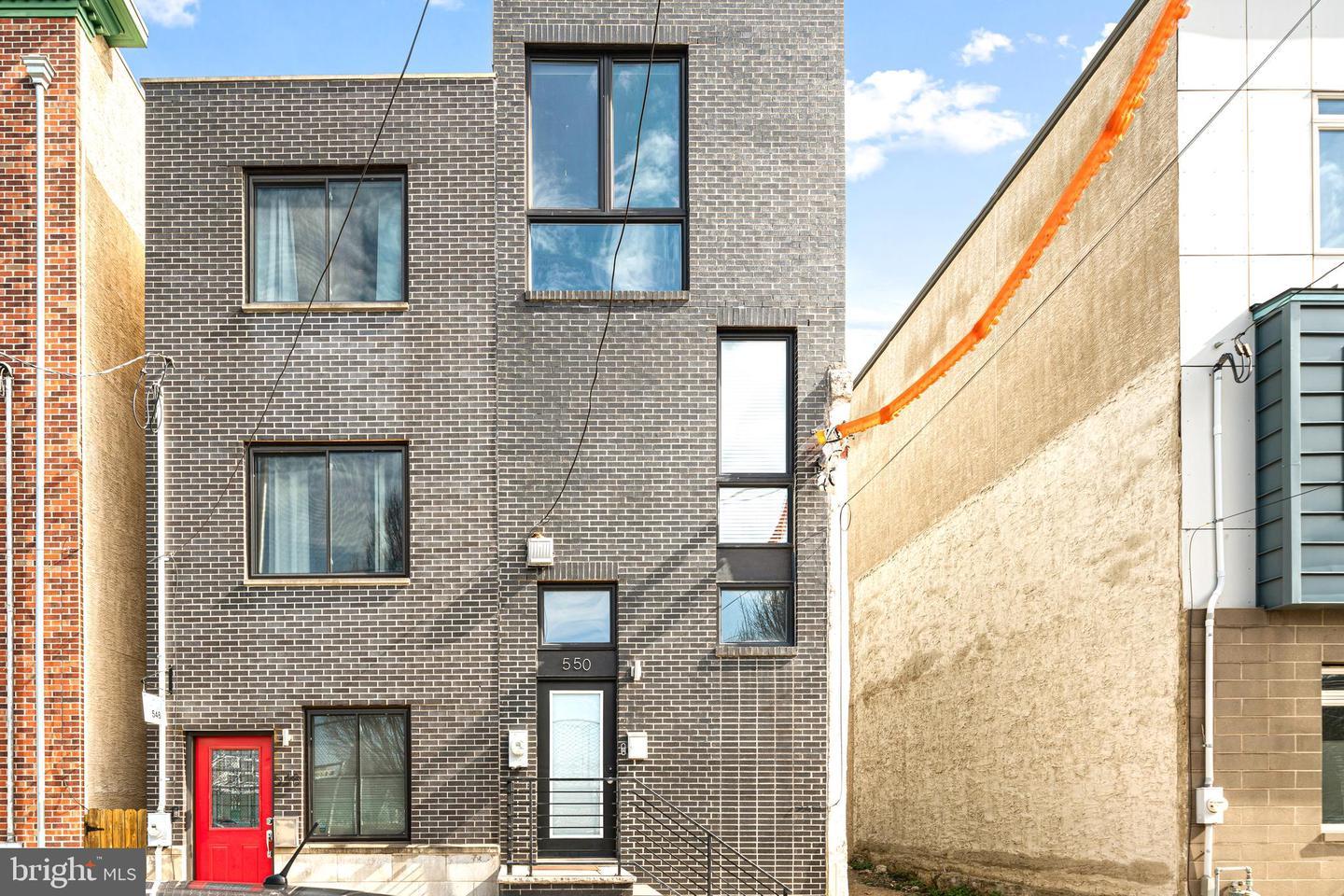 E Hewson St, Philadelphia, PA 19125