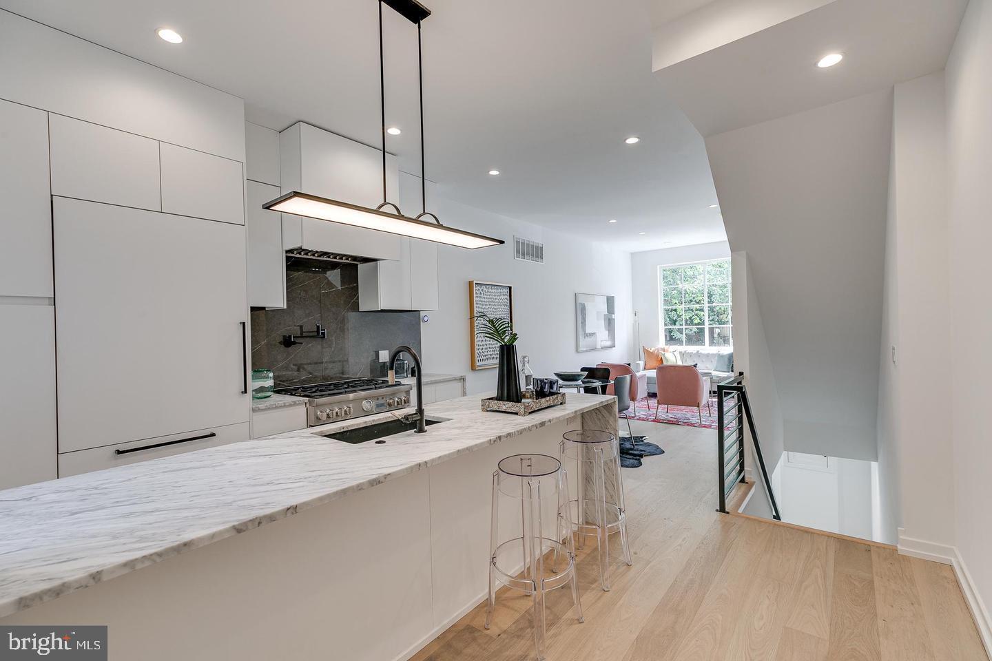 S 24th St, Philadelphia, PA 19146