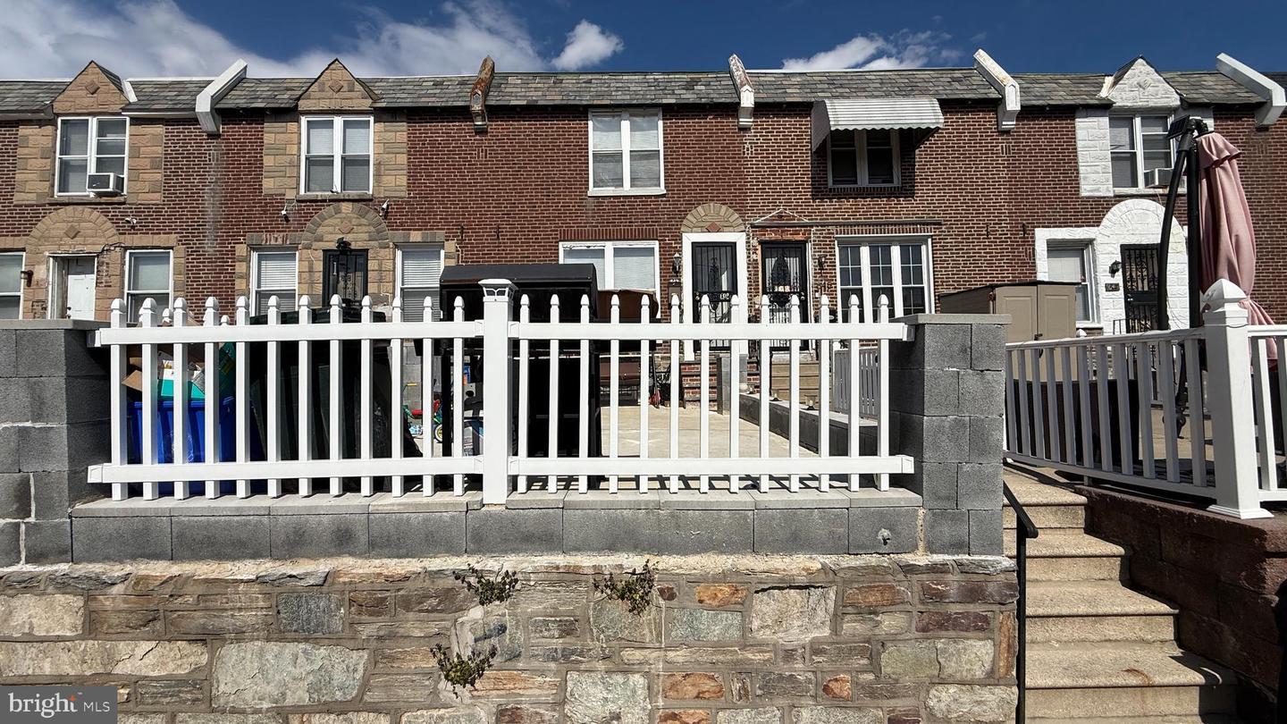 E Sanger St, Philadelphia, PA 19120