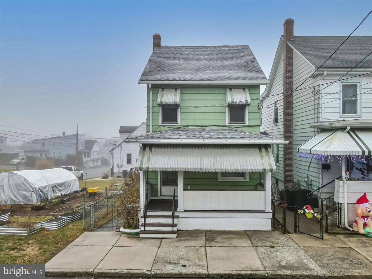 E Lehigh St, Coaldale, PA 18218