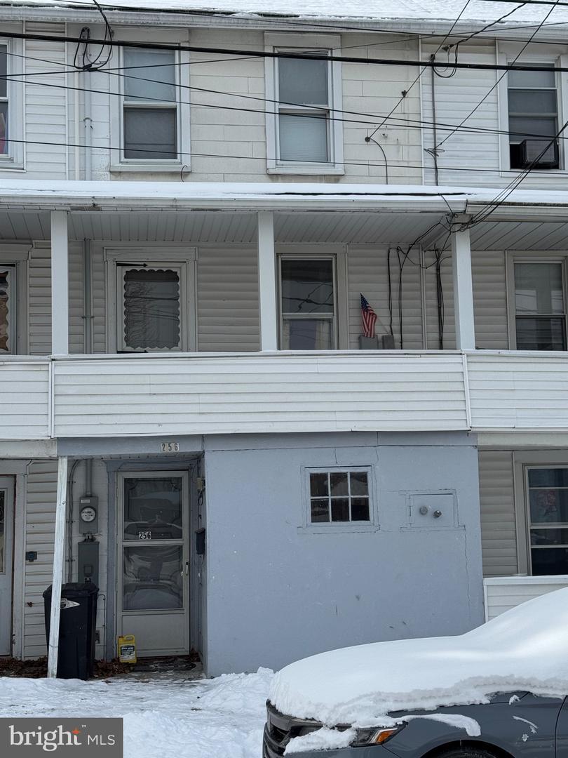 5th St, Coaldale, PA 18218