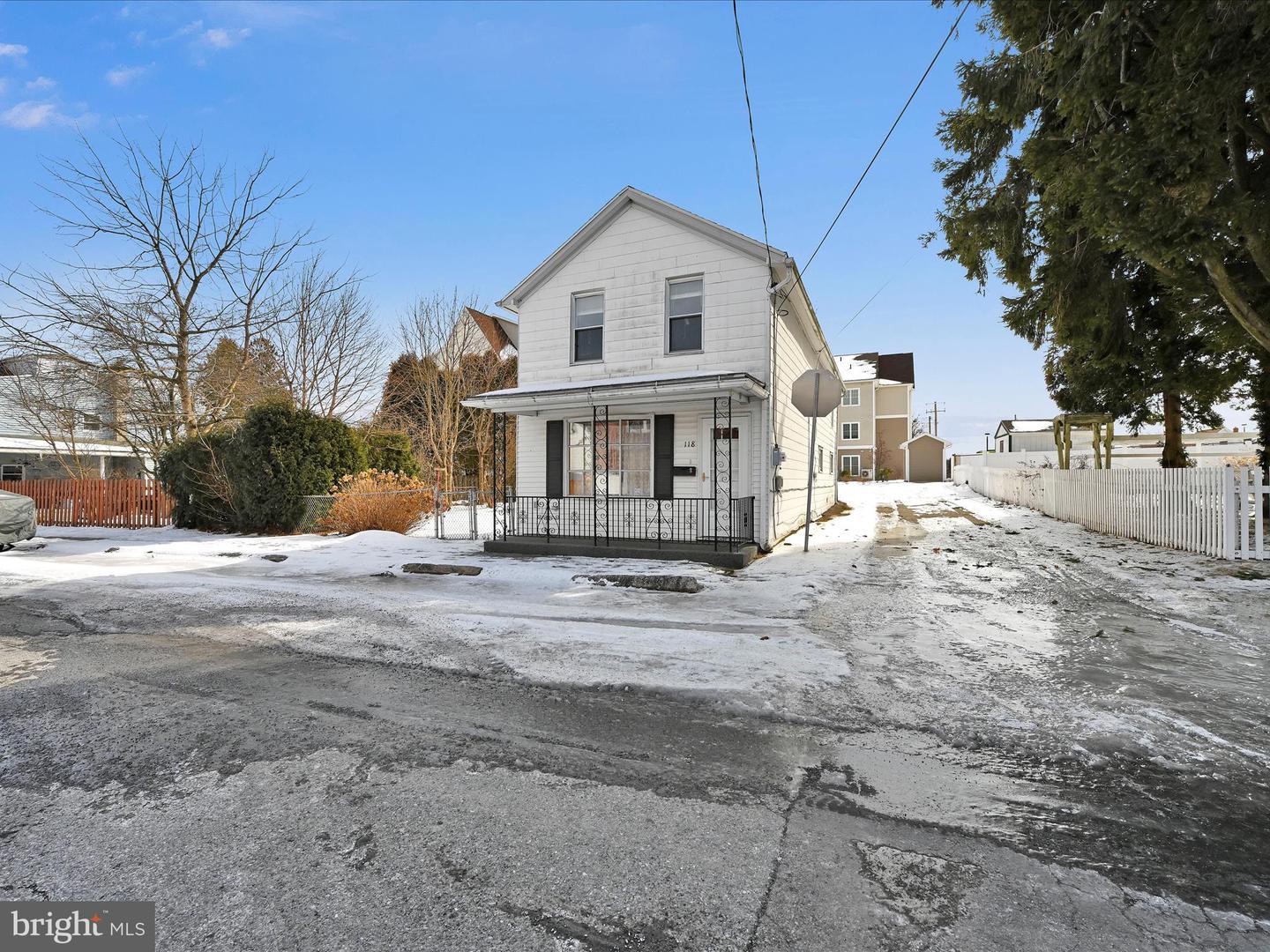 W Washington St, Frackville, PA 17931