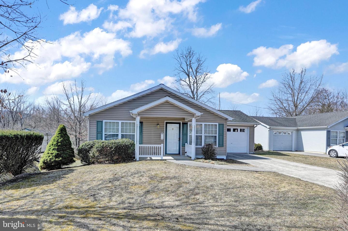 Trestle Ct, Pine Grove, PA 17963