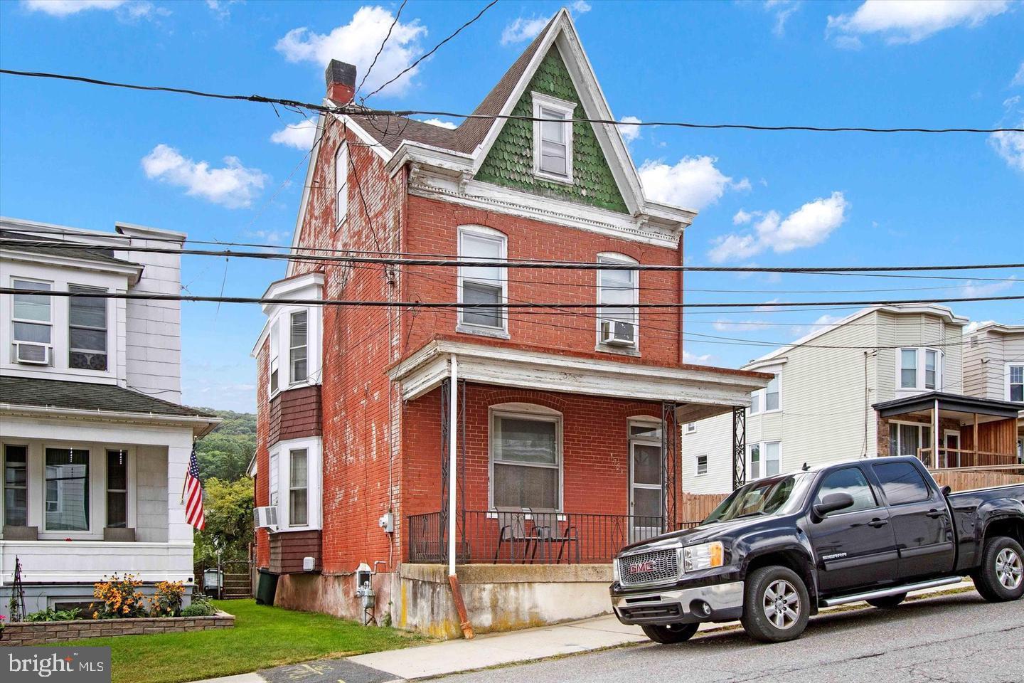 W End Ave, Pottsville, PA 17901