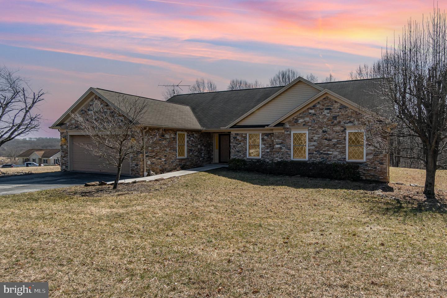 Deer Rd, Fawn Grove, PA 17321