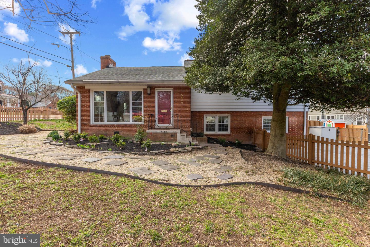 27th Rd N, Arlington, VA 22207