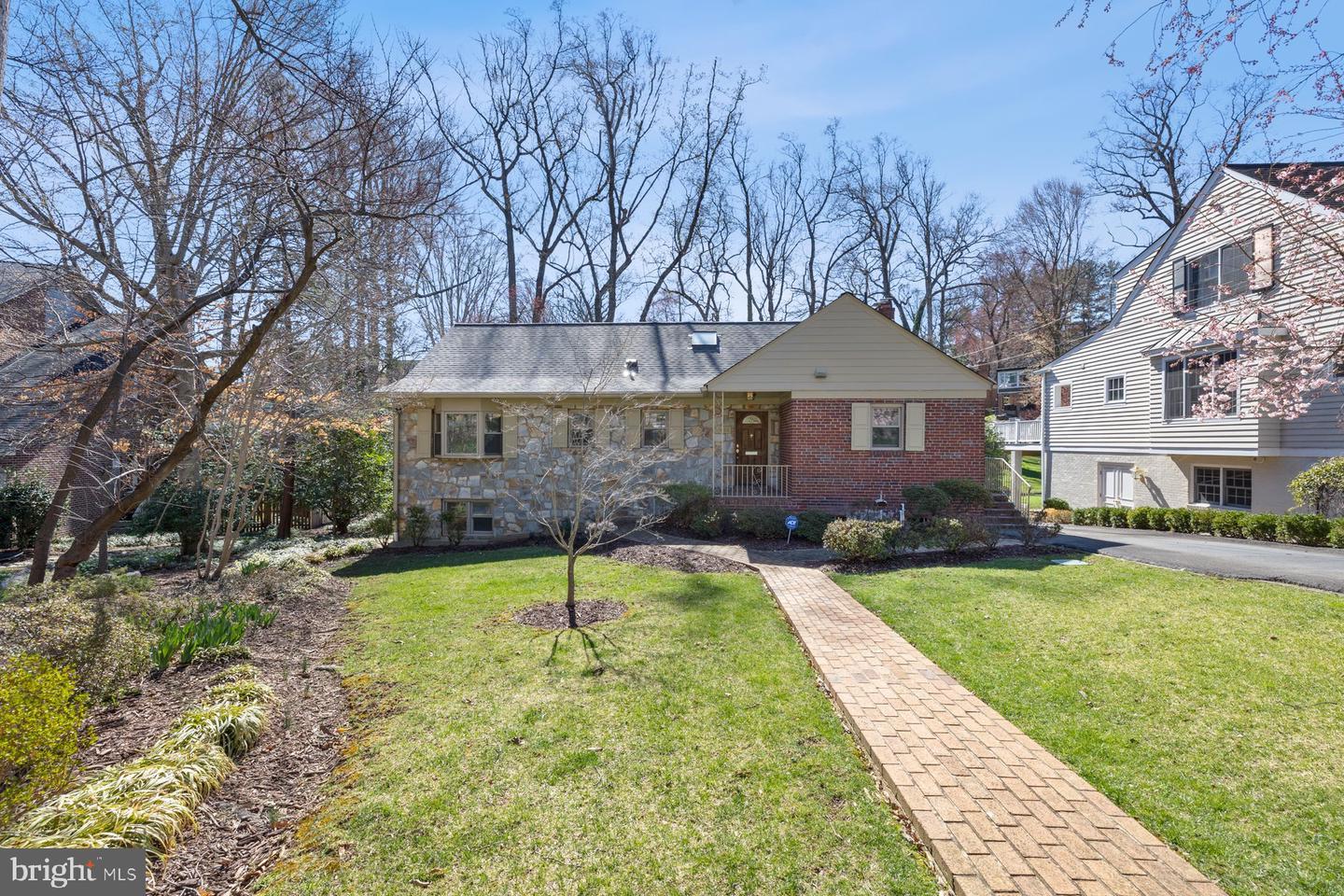 38th St N, Arlington, VA 22207