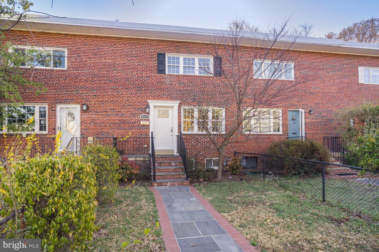 Earl St, Alexandria, VA 22314