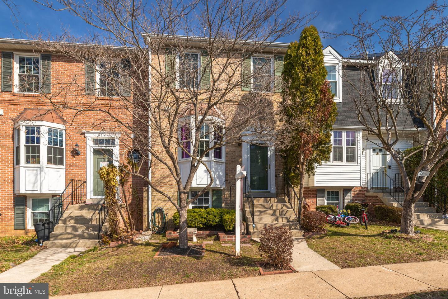 Red Bird Woods Ct, Lorton, VA 22079