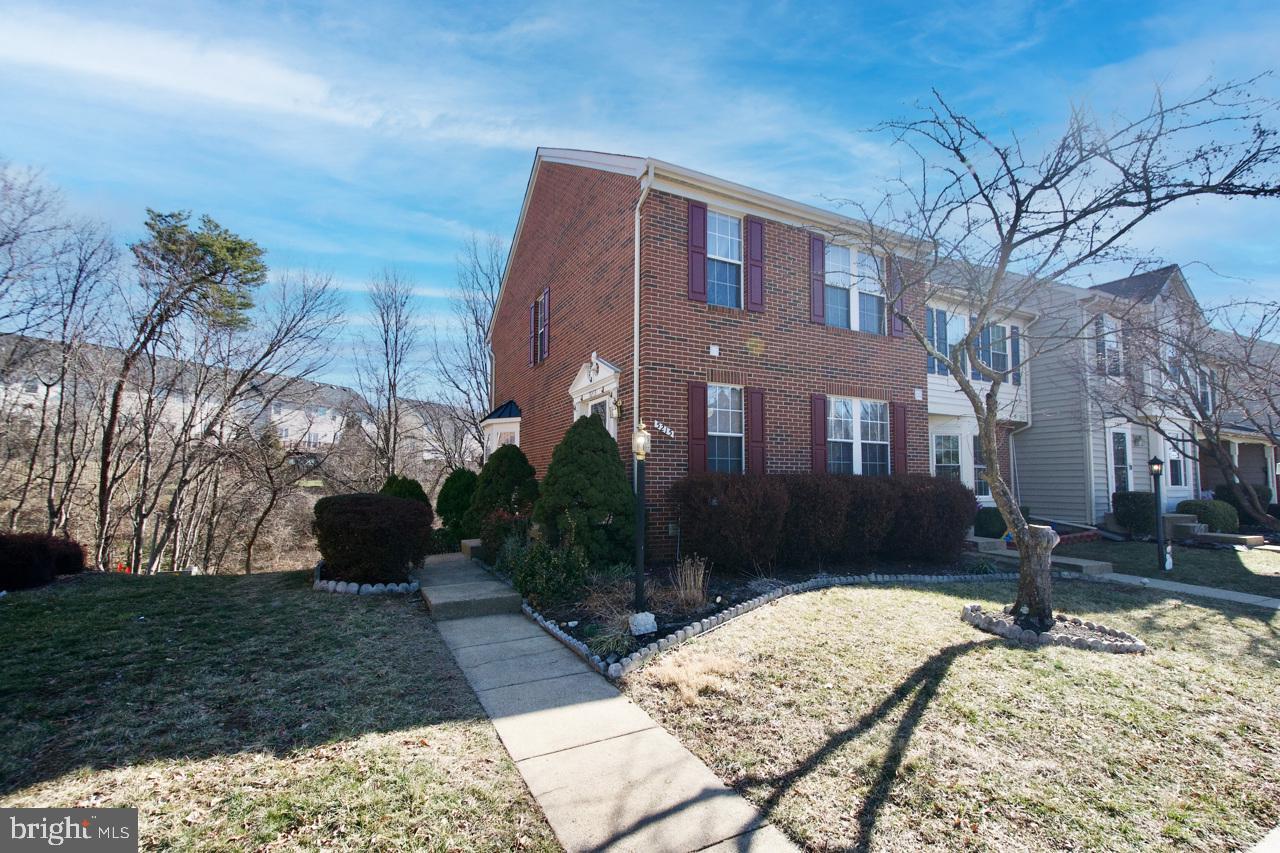 Dunstable Ln, Alexandria, VA 22315