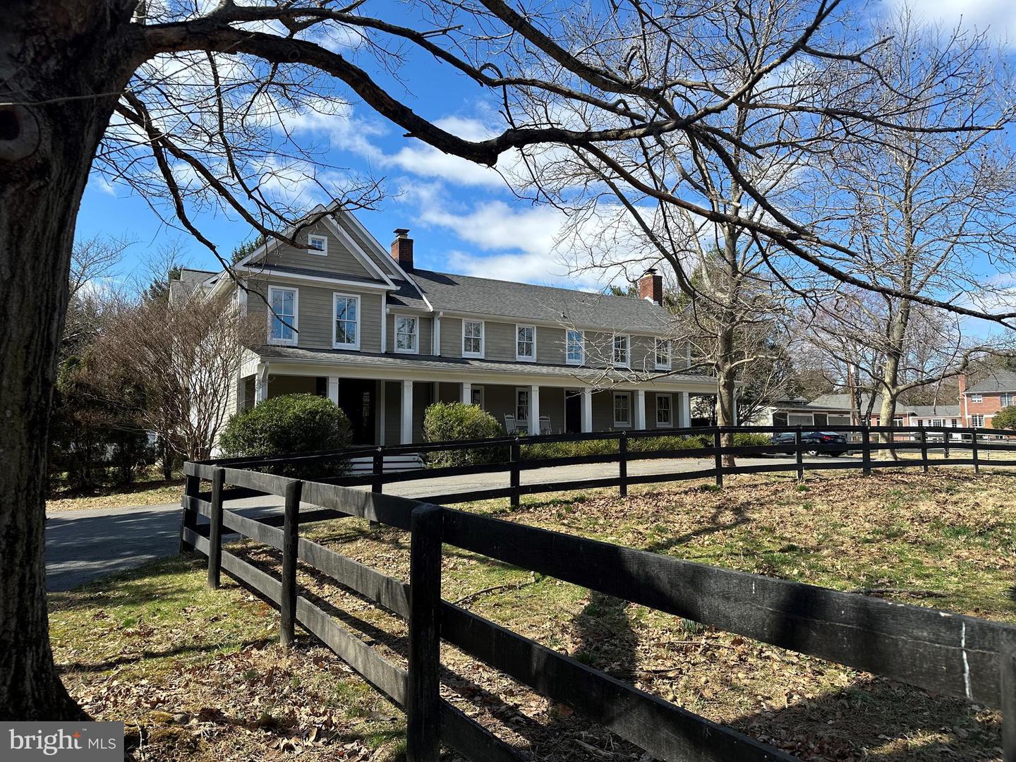 Walker Rd, Great Falls, VA 22066