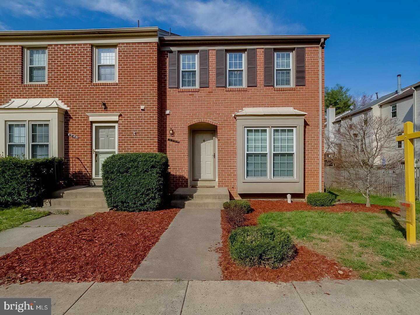 Gainsborough Dr, Fairfax, VA 22032