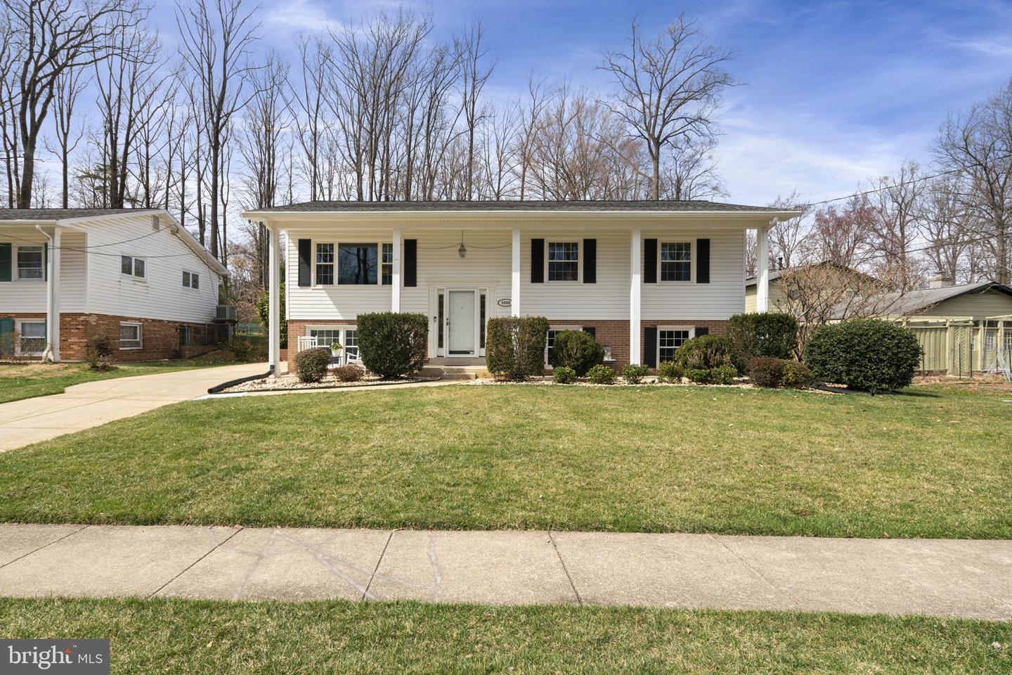 Fleming Dr, Annandale, VA 22003