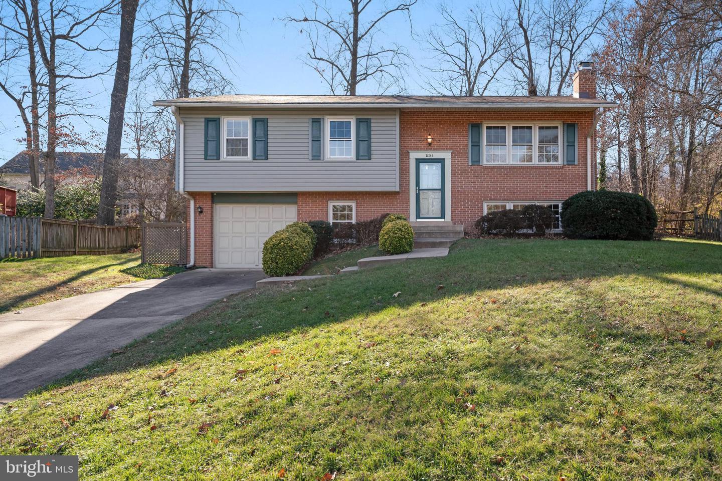Longview Pl, Herndon, VA 20170