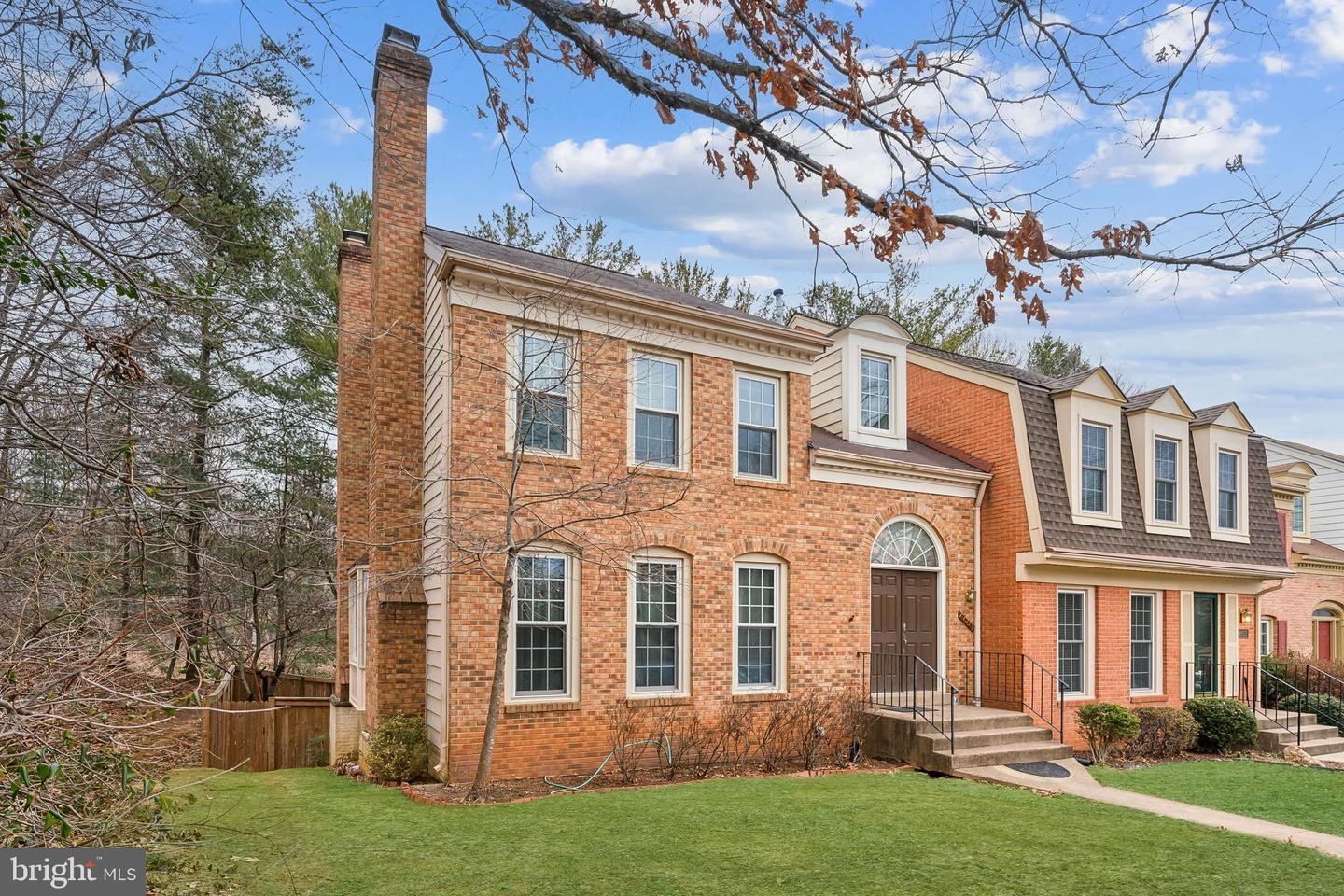 Luxberry Dr, Fairfax, VA 22032