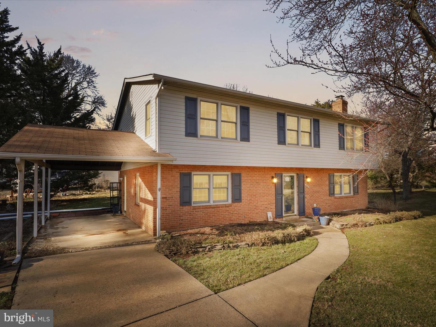 Dunbarton Ct, Herndon, VA 20170