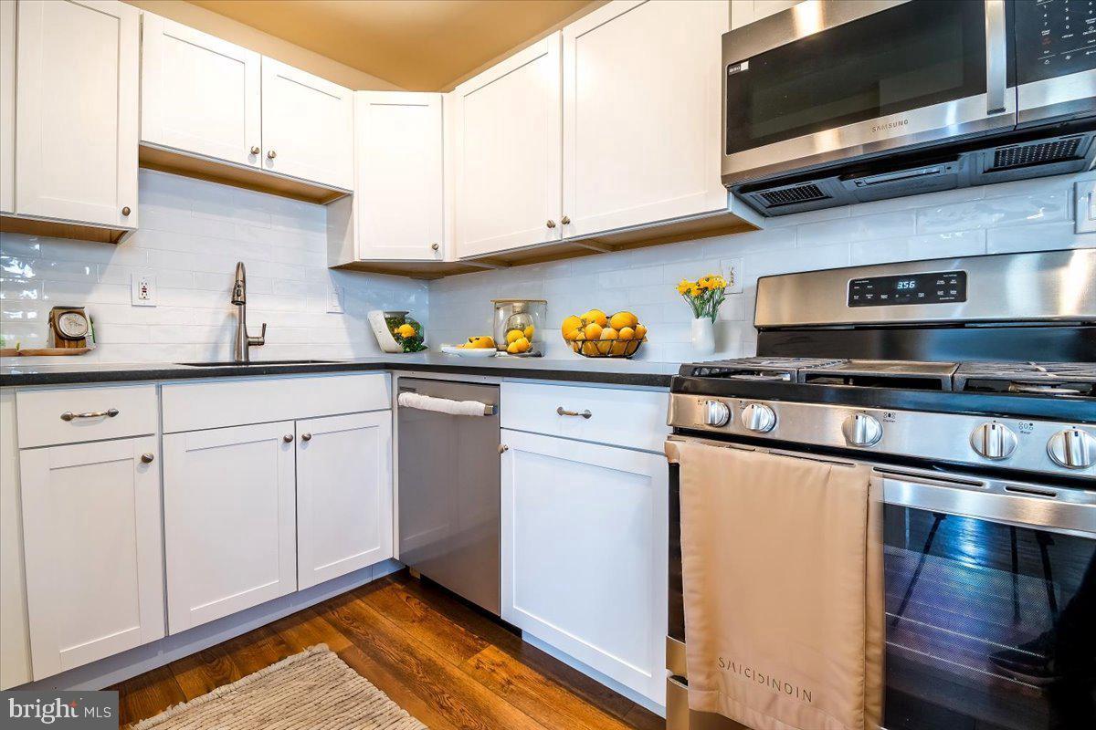 Cavalier Dr, Alexandria, VA 22307