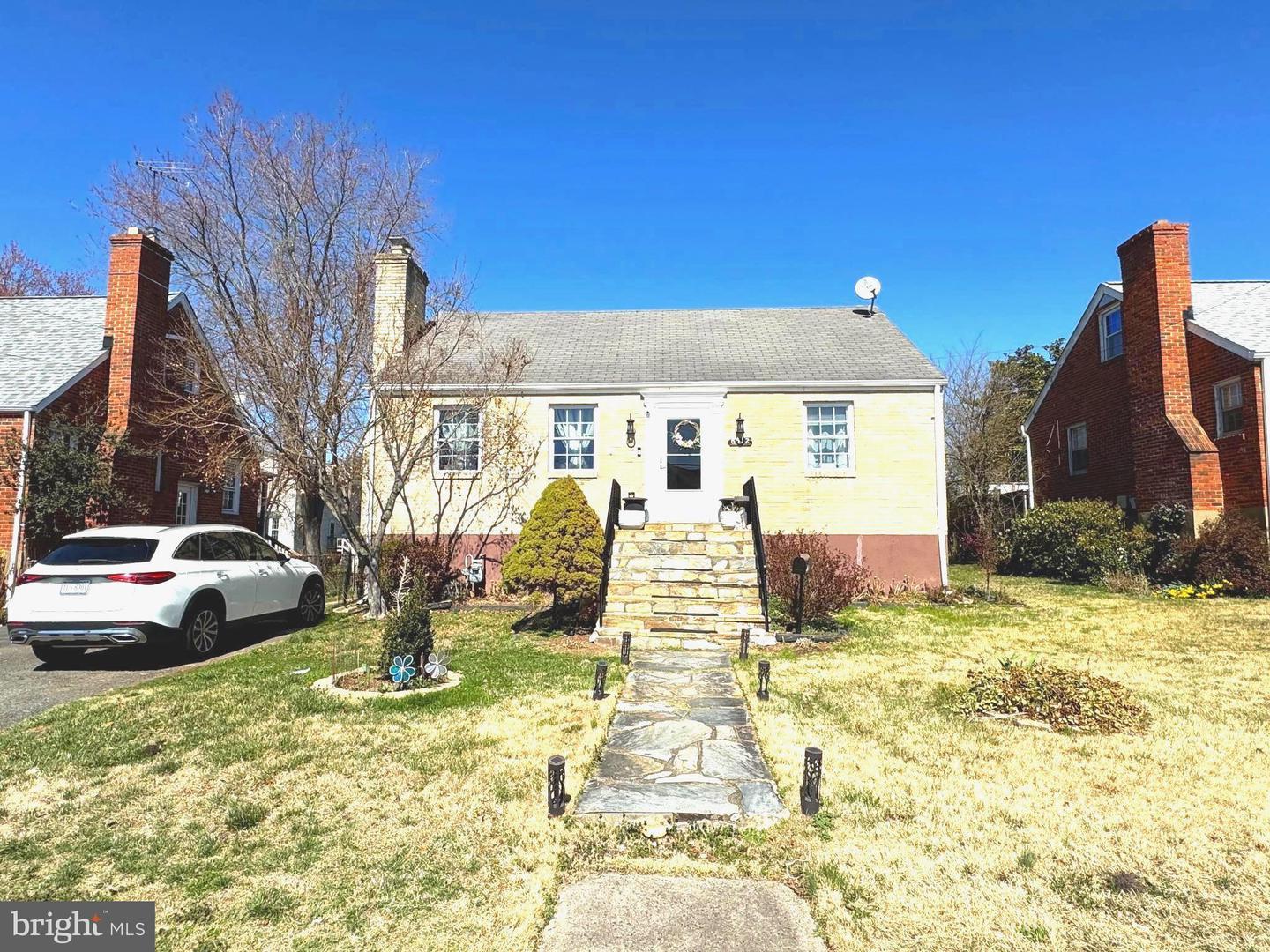 Cedar Ln, Falls Church, VA 22042