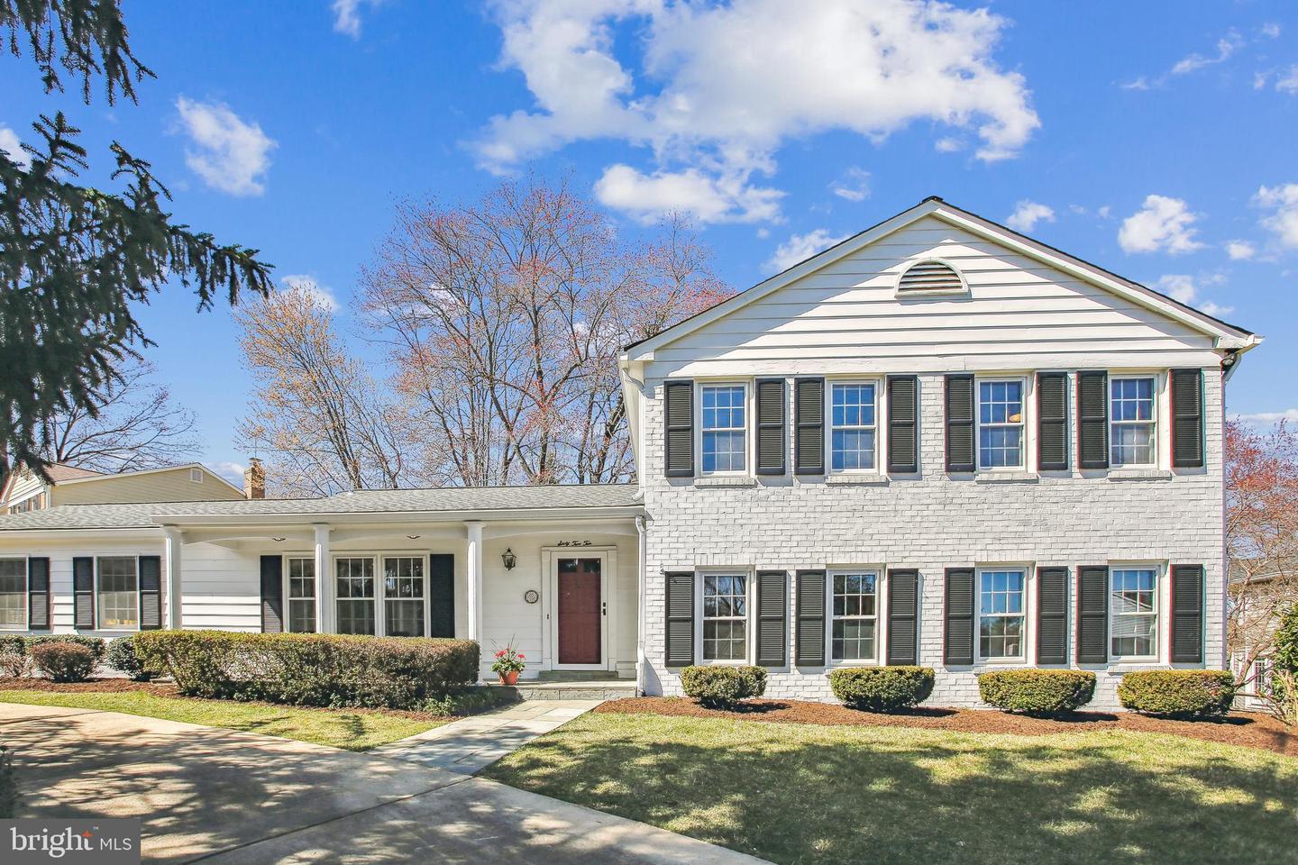 Kilcullen Dr, Mc Lean, VA 22101