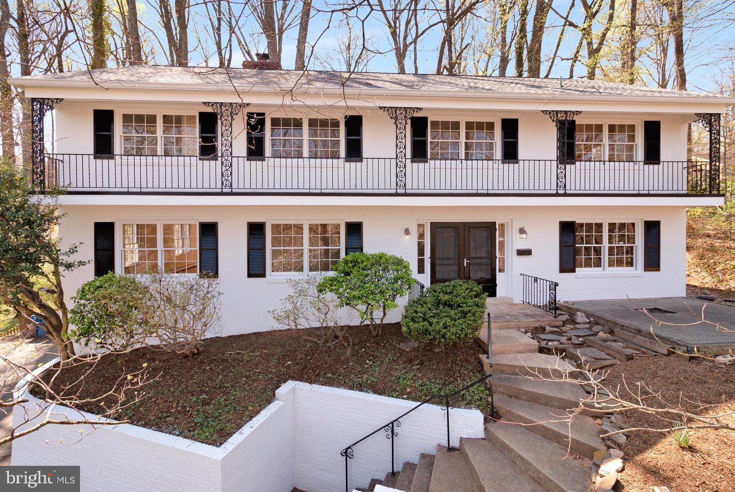 Lakeview Dr, Falls Church, VA 22041