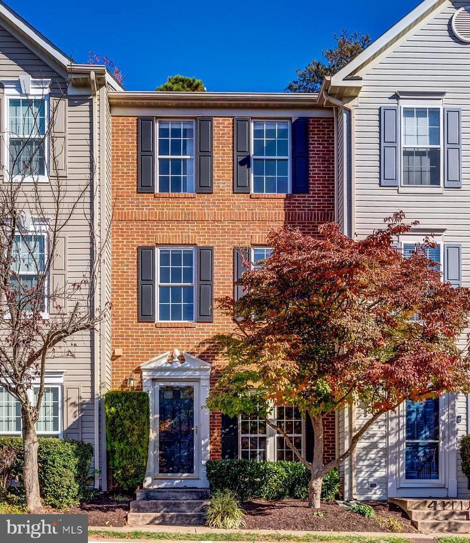 Sutler Hill Sq, Fairfax, VA 22033