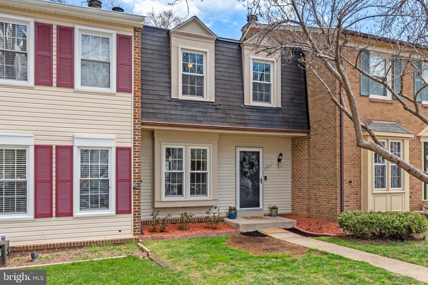 Bubbling Brook Cir, Springfield, VA 22153